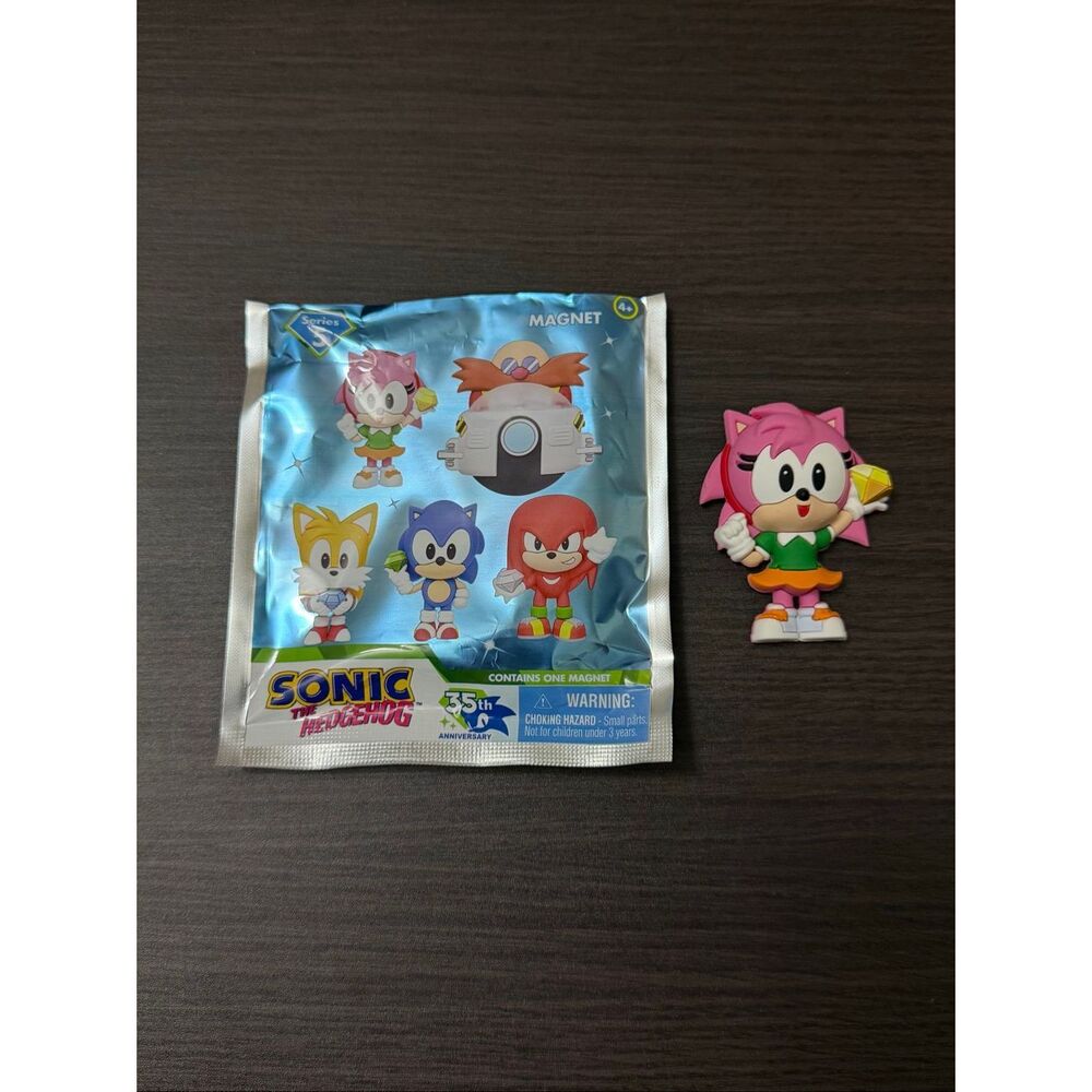 Sonic the Hedgehog 35th Anniversary Series 5 Figural Magnet - Amy